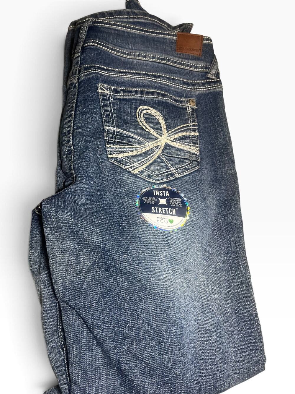 Wallflower Insta Stretch Lucious Curvy Fit Med Wash Jeans Size 9 Regular NWOT